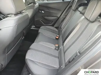 Photo 17 Peugeot 2008  PureTech 130 S&S EAT8