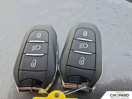 Photo 20 Peugeot 2008  PureTech 130 S&S EAT8