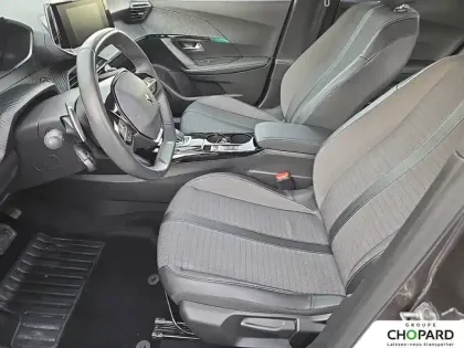 Photo 10 Peugeot 2008  PureTech 130 S&S EAT8