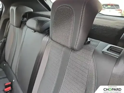 Photo 18 Peugeot 2008  PureTech 130 S&S EAT8