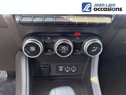 Photo 13 Renault Captur  E-Tech full hybrid 145