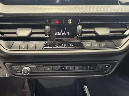 Photo 34 BMW Serie 1 118d 150 ch BVA8