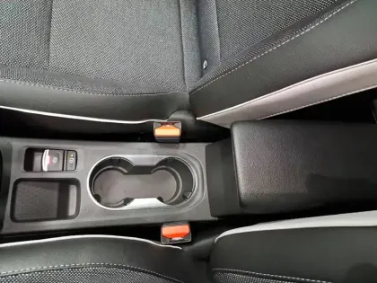 Photo 33 Renault Captur  E-Tech full hybrid 145