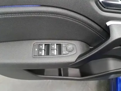 Photo 27 Renault Captur  E-Tech full hybrid 145