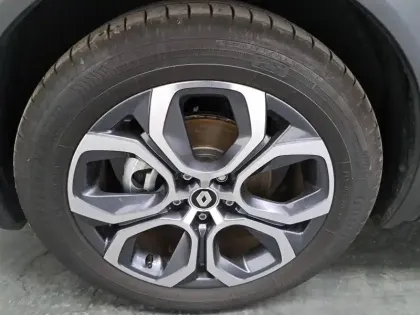 Photo 16 Renault Captur  E-Tech full hybrid 145