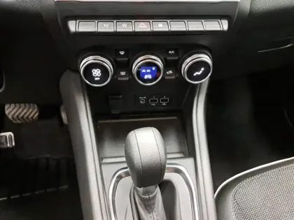 Photo 36 Renault Captur  E-Tech full hybrid 145