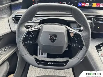 Photo 13 Peugeot 5008  Hybrid 145 e-DCS6