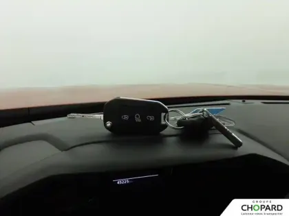 Photo 13 Peugeot 2008  PureTech 100 S&S BVM6