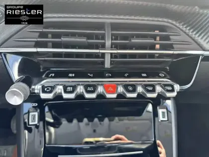 Photo 21 Peugeot 208  PureTech 100 S&S BVM6