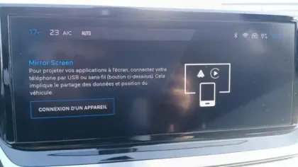 Photo 24 Peugeot 2008  Hybrid 136 e-DCS6