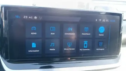 Photo 8 Peugeot 2008  Hybrid 136 e-DCS6