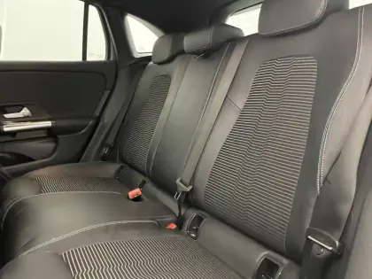 Photo 15 Mercedes GLA  200 d 8G-DCT