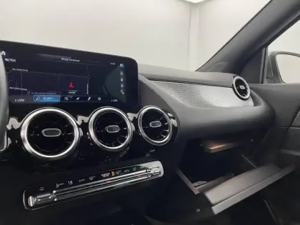 Photo 24 Mercedes GLA  200 d 8G-DCT