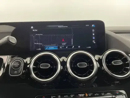 Photo 20 Mercedes GLA  200 d 8G-DCT