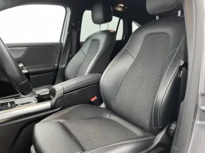 Photo 14 Mercedes GLA  200 d 8G-DCT