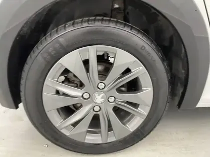 Photo 18 Peugeot 208  Electrique 50 kWh 136ch