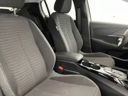 Photo 26 Peugeot 208  Electrique 50 kWh 136ch