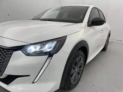 Photo 23 Peugeot 208  Electrique 50 kWh 136ch