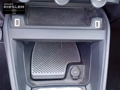 Photo 17 Citroën C4 e- 136 ch Automatique