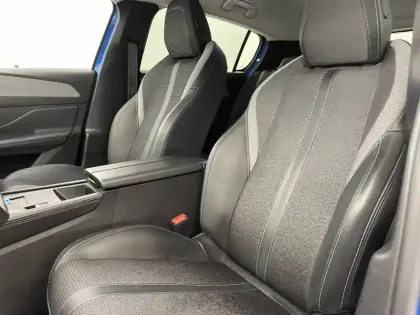 Photo 13 Peugeot 308  PureTech 130ch S&S EAT8