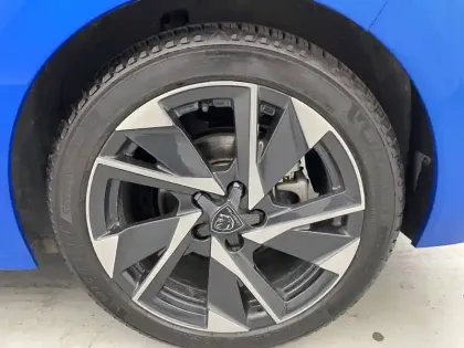 Photo 15 Peugeot 308  PureTech 130ch S&S EAT8