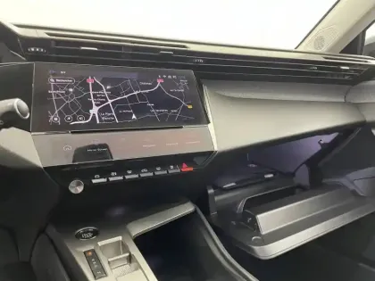 Photo 27 Peugeot 308  PureTech 130ch S&S EAT8