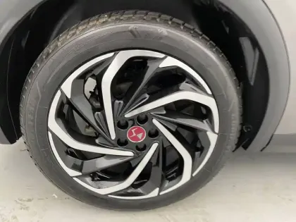 Photo 18 DS DS 7 DS7 Crossback Hybride E-Tense 225 EAT8