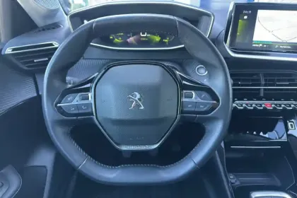 Photo 16 Peugeot 208  BlueHDi 100 S&S BVM6