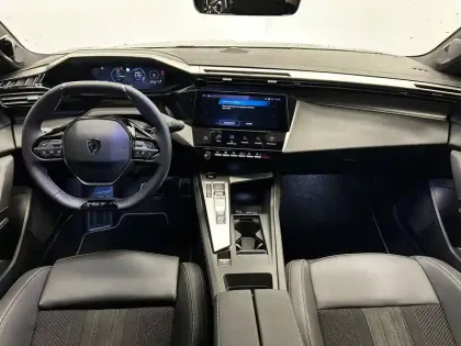 Photo 12 Peugeot 408  Plug-in Hybrid 240 ch e-DCS7