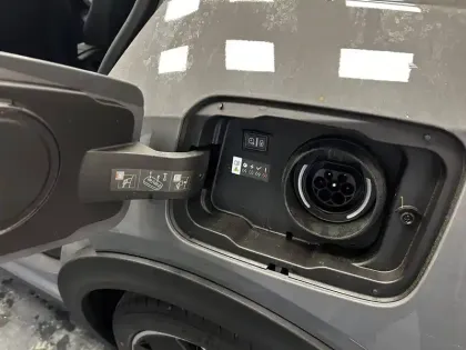 Photo 21 Peugeot 408  Plug-in Hybrid 240 ch e-DCS7