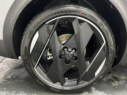 Photo 15 Peugeot 408  Plug-in Hybrid 240 ch e-DCS7