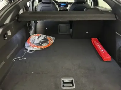 Photo 18 Peugeot 408  Plug-in Hybrid 240 ch e-DCS7