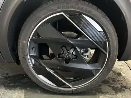 Photo 11 Peugeot 408  Plug-in Hybrid 240 ch e-DCS7