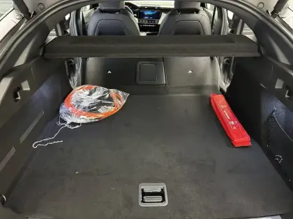 Photo 19 Peugeot 408  Plug-in Hybrid 240 ch e-DCS7