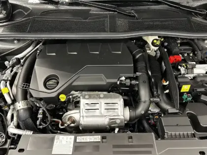 Photo 24 Peugeot 408  Plug-in Hybrid 240 ch e-DCS7