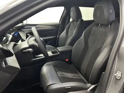 Photo 9 Peugeot 408  Plug-in Hybrid 240 ch e-DCS7