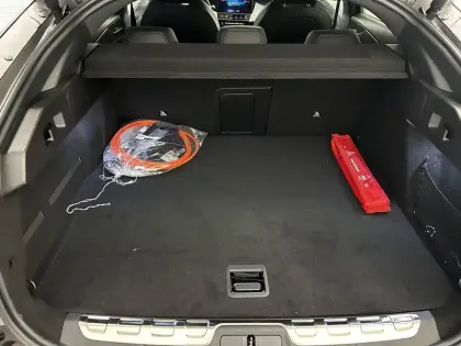 Photo 8 Peugeot 408  Plug-in Hybrid 240 ch e-DCS7