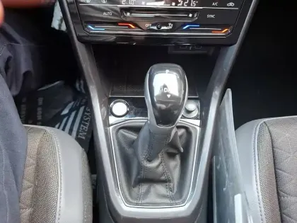 Photo 8 Volkswagen T-cross  1.0 TSI 110 Start/Stop DSG7