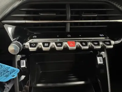 Photo 32 Peugeot 2008  100 S&S BVM6