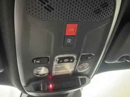 Photo 31 Peugeot 2008  100 S&S BVM6