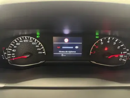Photo 34 Peugeot 2008  100 S&S BVM6