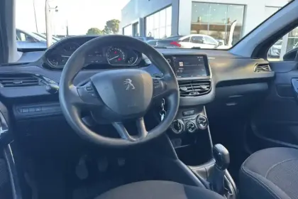 Photo 21 Peugeot 208  BlueHDi 100ch S&S BVM5
