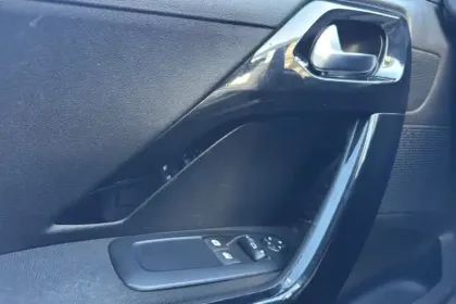 Photo 19 Peugeot 208  BlueHDi 100ch S&S BVM5