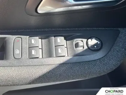 Photo 23 Peugeot 208  Electrique 50 kWh 136ch