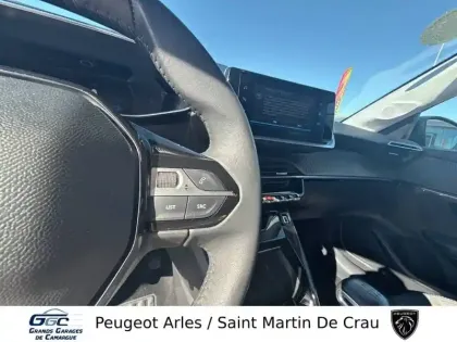 Photo 16 Peugeot 208  PureTech 100 S&S BVM6