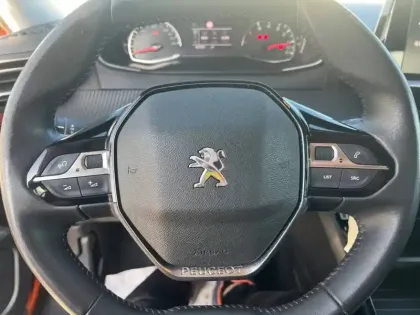 Photo 20 Peugeot 2008  PureTech 100 S&S BVM6