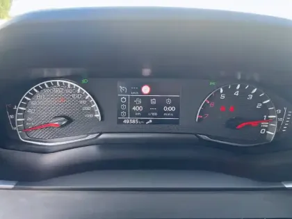 Photo 12 Peugeot 2008  PureTech 100 S&S BVM6