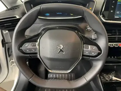 Photo 10 Peugeot 208  Electrique 50 kWh 136ch