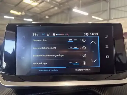 Photo 24 Peugeot 208  PureTech 100 S&S BVM6