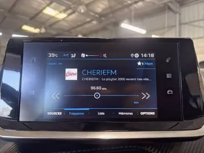 Photo 22 Peugeot 208  PureTech 100 S&S BVM6